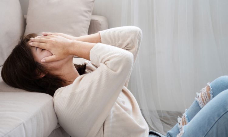 Come calmare l’ansia in modo naturale? Rimedi e terapia