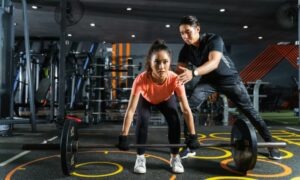 Scopri i vantaggi e gli svantaggi di studiare per diventare personal trainer.